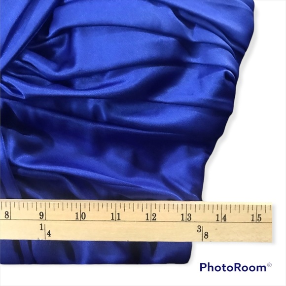 MASQUERADE PROM/SPECIAL OCCASION DRESS - Picture 5 of 7